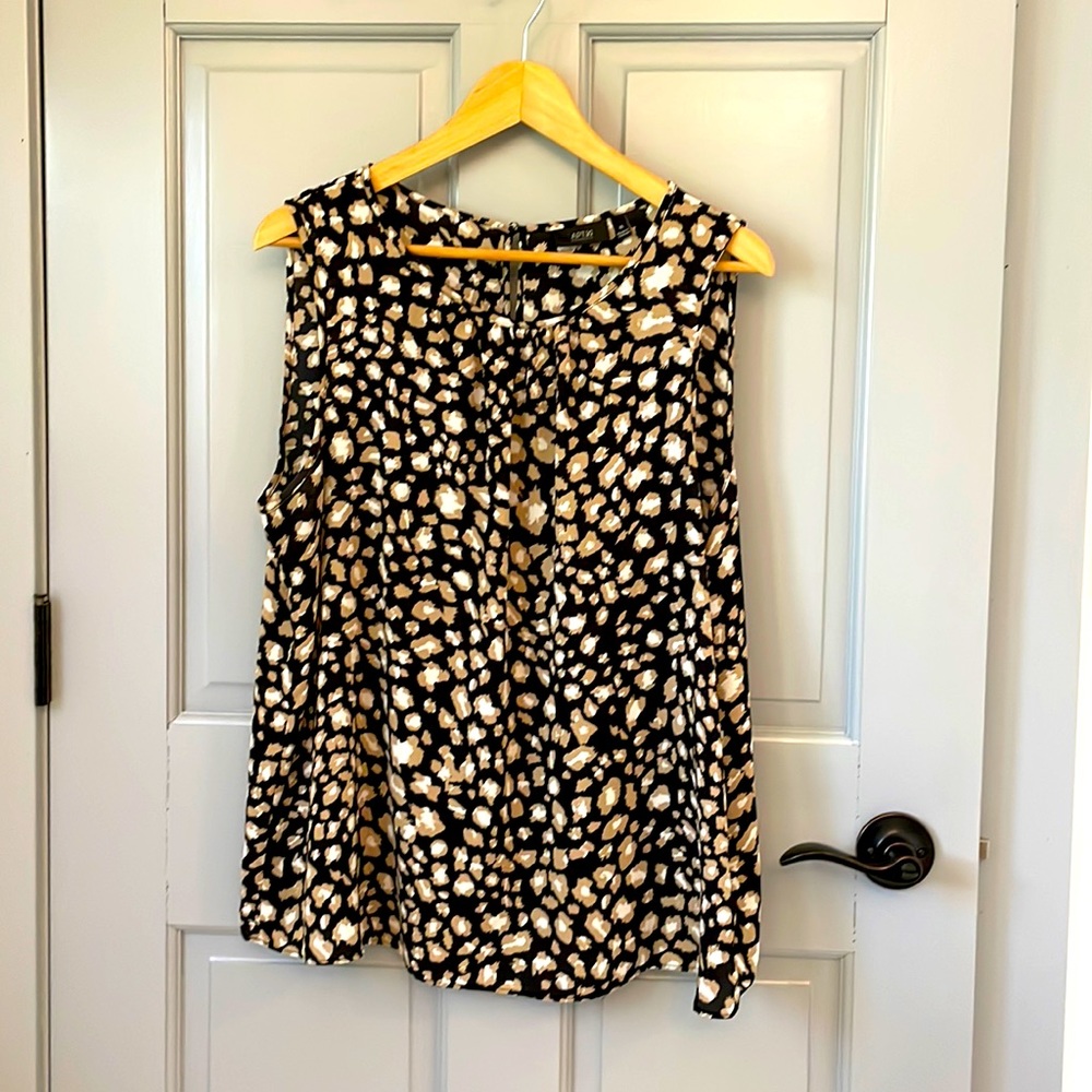 Sleeveless leopard print blouse